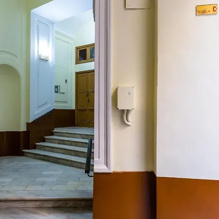 Rettifilo Family By Wonderful Italy * Neapel